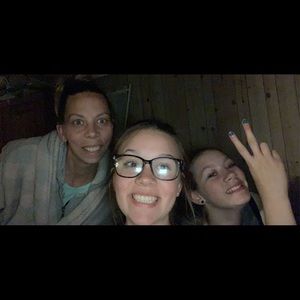 Meet your Posher, Ella